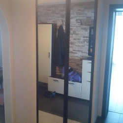 Двери-купе зеркальные для встраиваемого шкафа